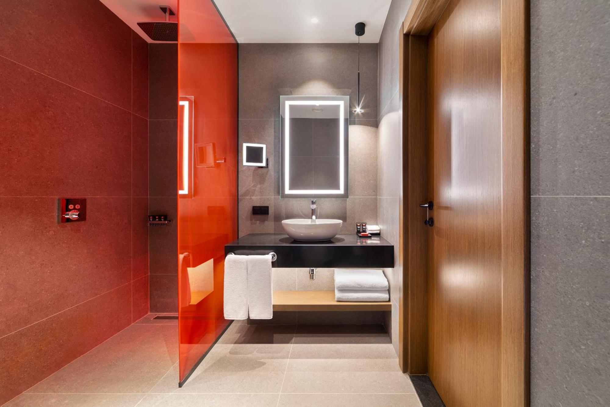 Hotel Radisson Red Tbilisi Exterior foto